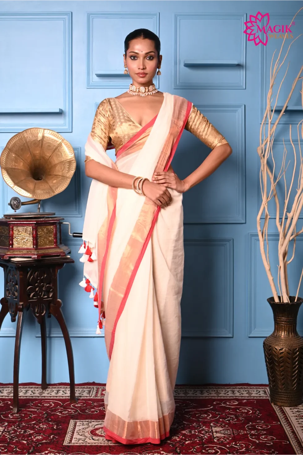 white mul cotton saree with zari border